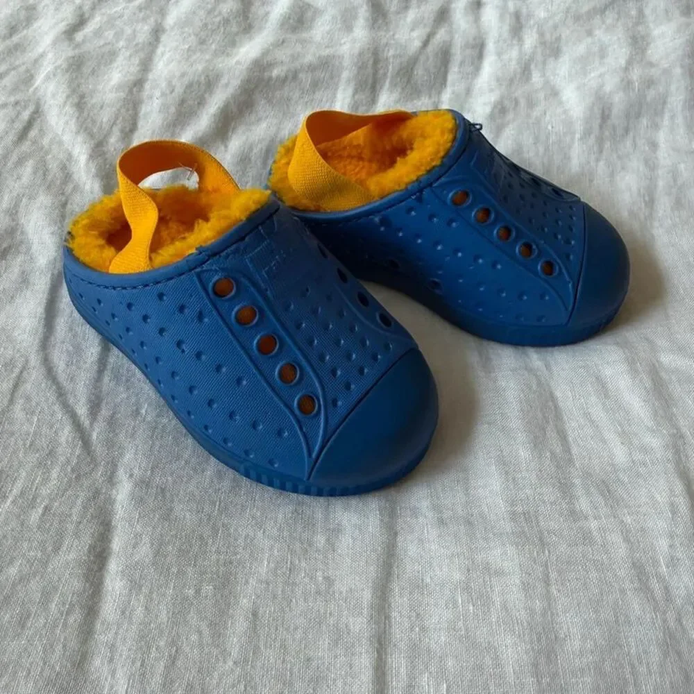 Native’s Fuzzy Slide-Ons with Strap Blue Yellow Size c4